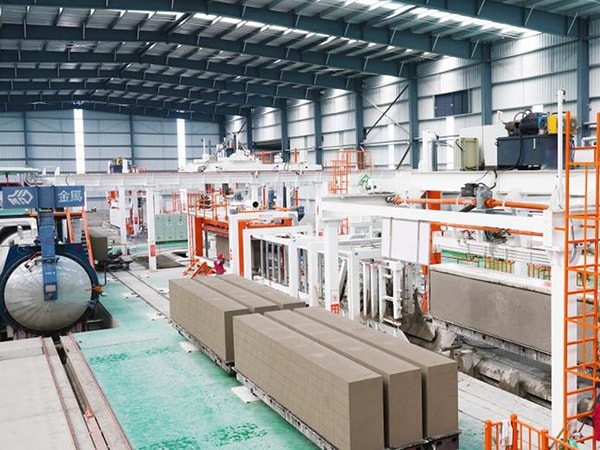 Projet de ligne de production de blocs BCA à très haute capacité de Huzhou Linghu Lingxin Wall Material Co., Ltd.