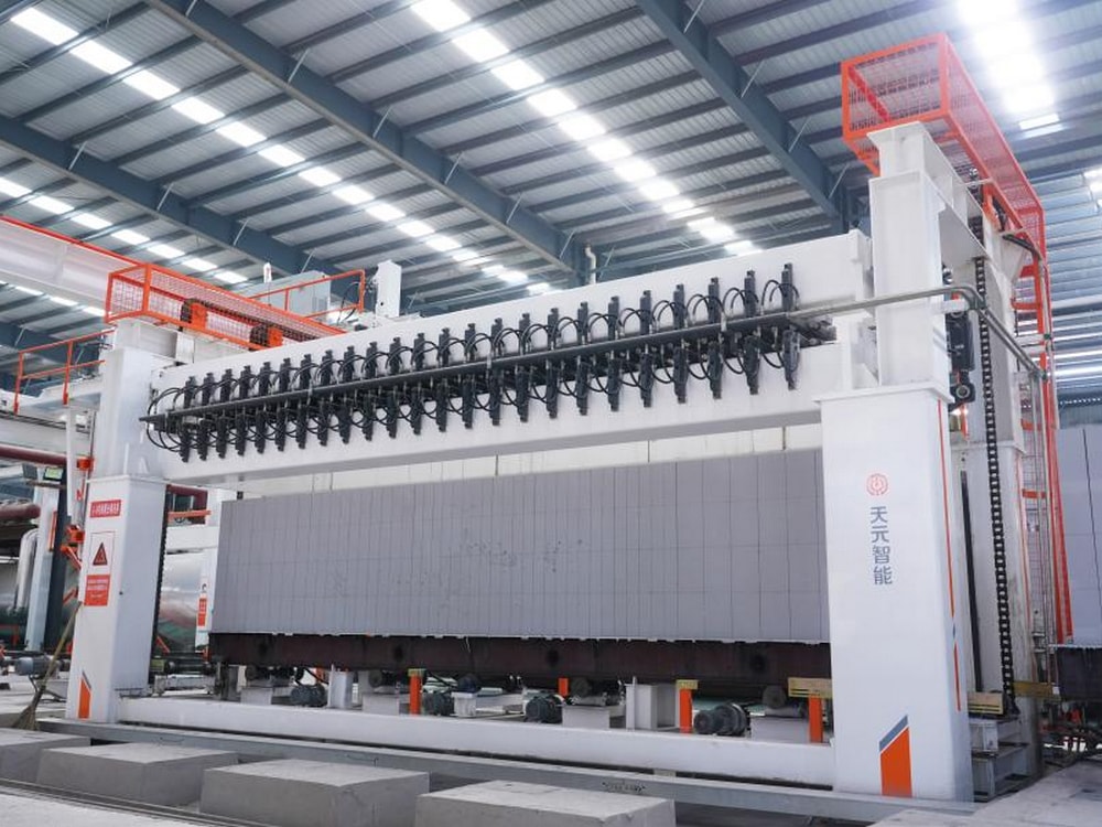 Projet de ligne de production de blocs BCA à très haute capacité de Huzhou Linghu Lingxin Wall Material Co., Ltd.