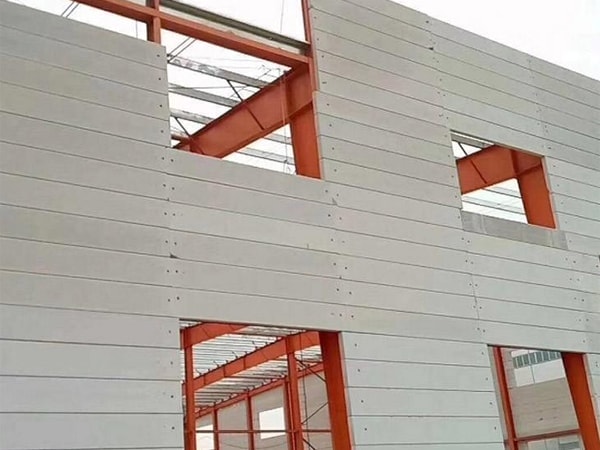 Section de fabrication et de circulation automatique des treillis d'acier