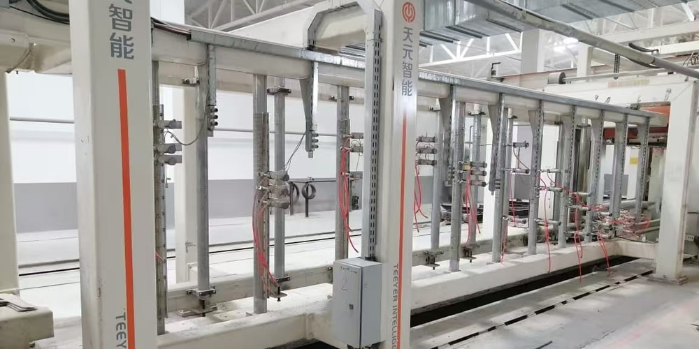 Le modèle 4,8 m × 1,2 m de Teeyer peut s'adapter à une capacité de production quotidienne allant de 300 à 1 000 mètres cubes, permettant aux utilisateurs d'ajuster leur capacité de production avec souplesse.